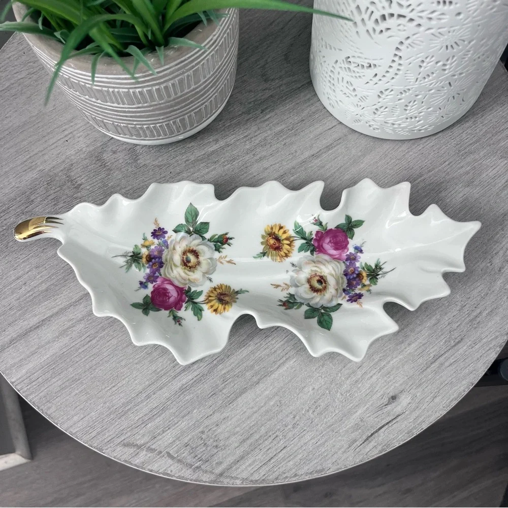 Floral Leaf-Shaped Decorative Dish